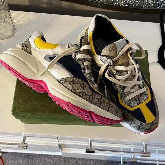 Gucci | Shoes | Gucci Gym Shoes Still Great Condition | Poshmark display picture 1
